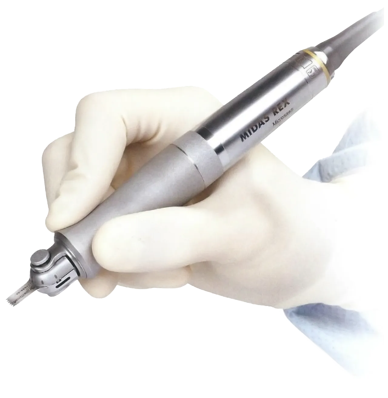 mano sosteniendo herramienta microsierras medtronic